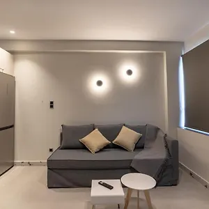 https://centro-apartments.rethymnohotels.net
